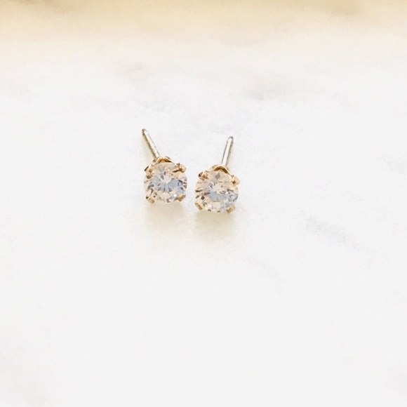 14K gold filled cz diamond studs - Picture 4 of 4